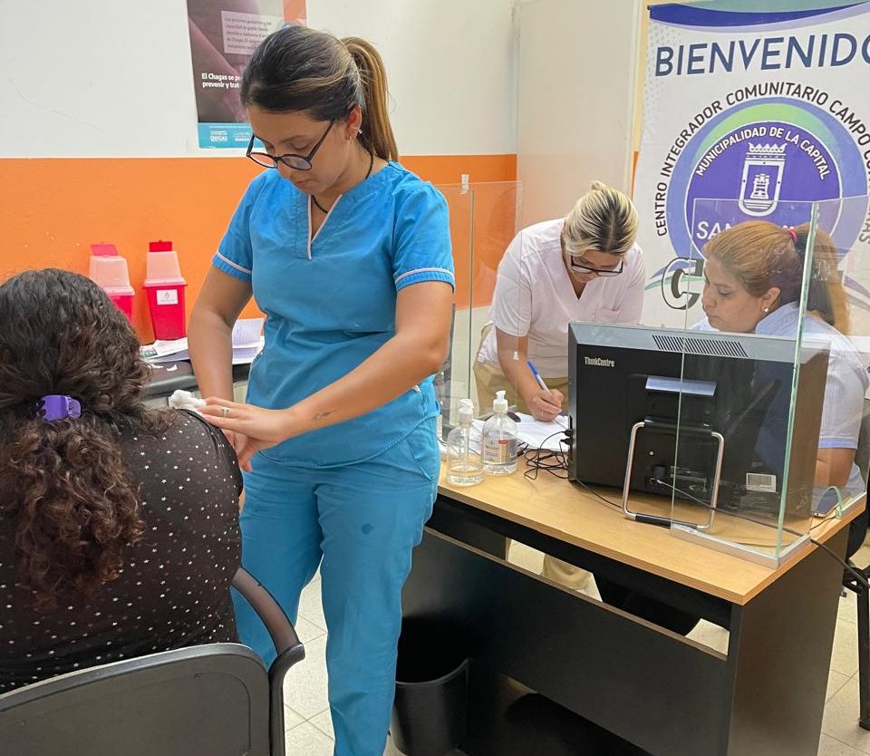 Los centros de Salud de la Municipalidad continuarán con la vacunación contra el dengue durante la semana