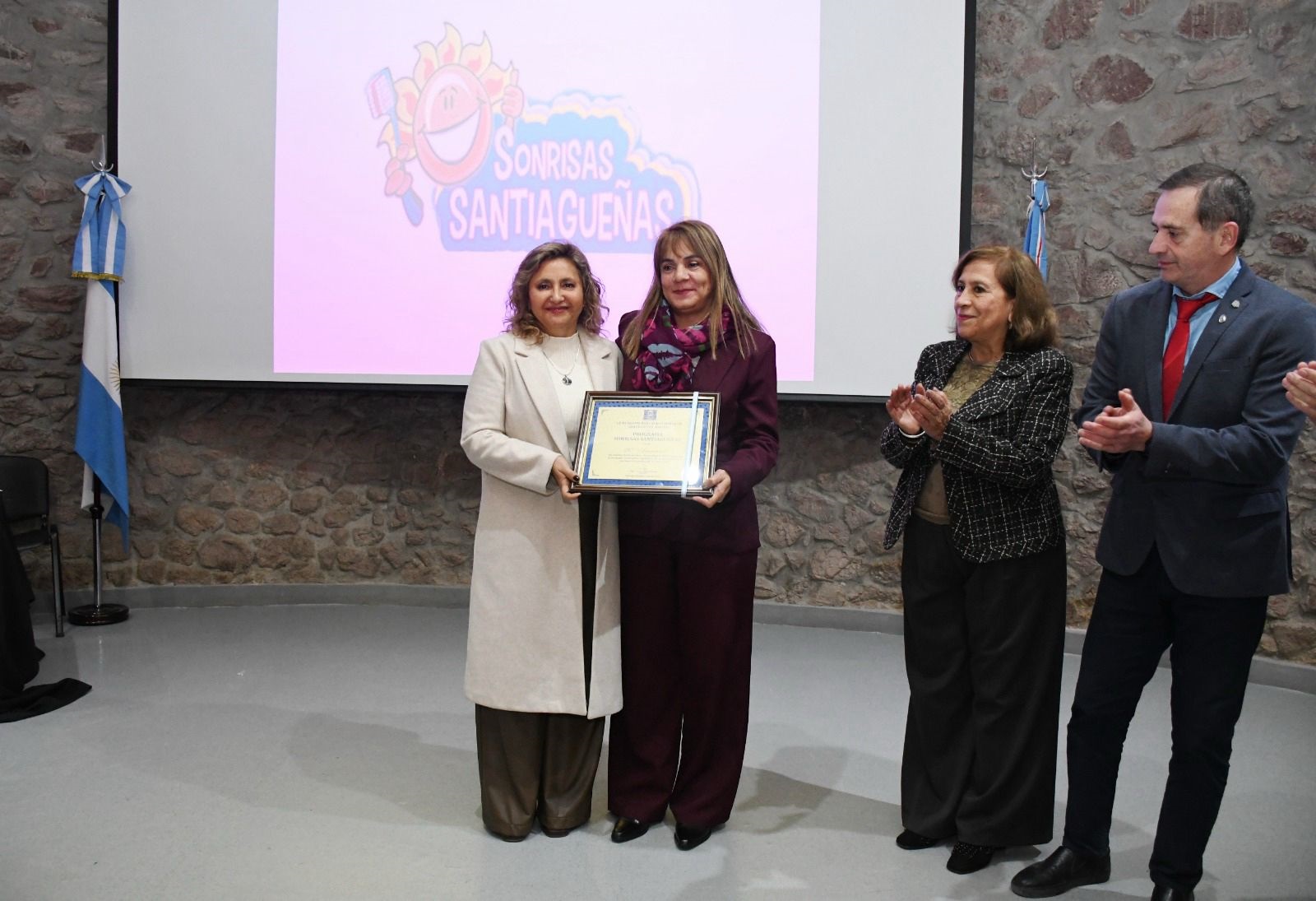 La Intendente Fuentes participó del acto por los 20 años del programa provincial “Sonrisas Santiagueñas”