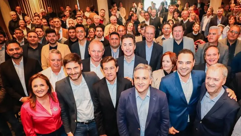 Gobernadores de Provincias Unidas fulminan a Milei por poner su «tercera línea» a negociar