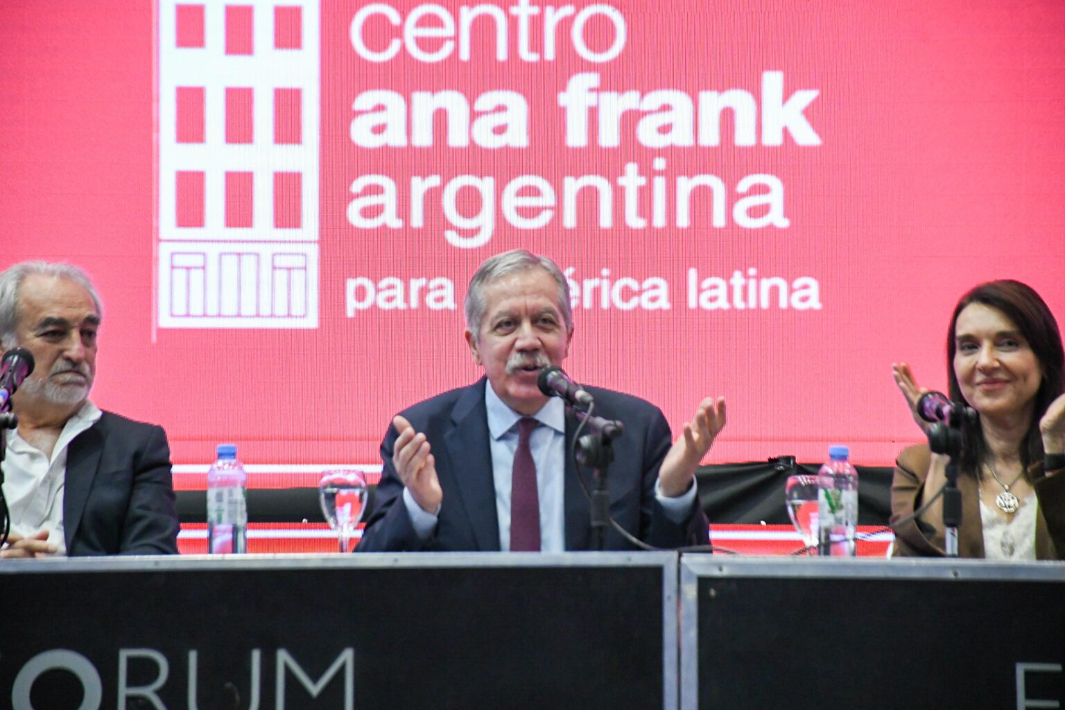 El Jefe de Gabinete participó de la entrega de premios del 3° Concurso de Escritura «De Ana Frank a Nuestros Días»