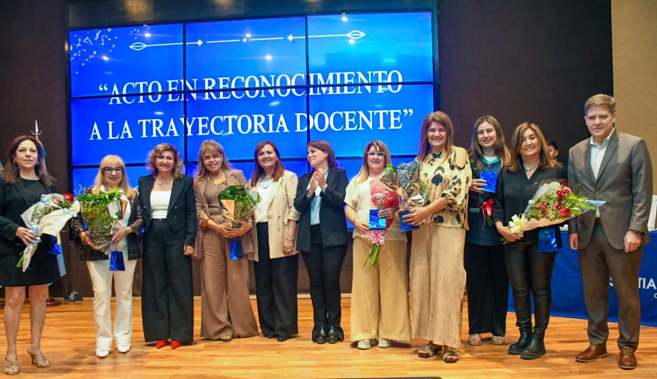La Intendente de la Capital destacó la labor de las maestras municipales en el acto donde accedieron a la jubilación del servicio educativo