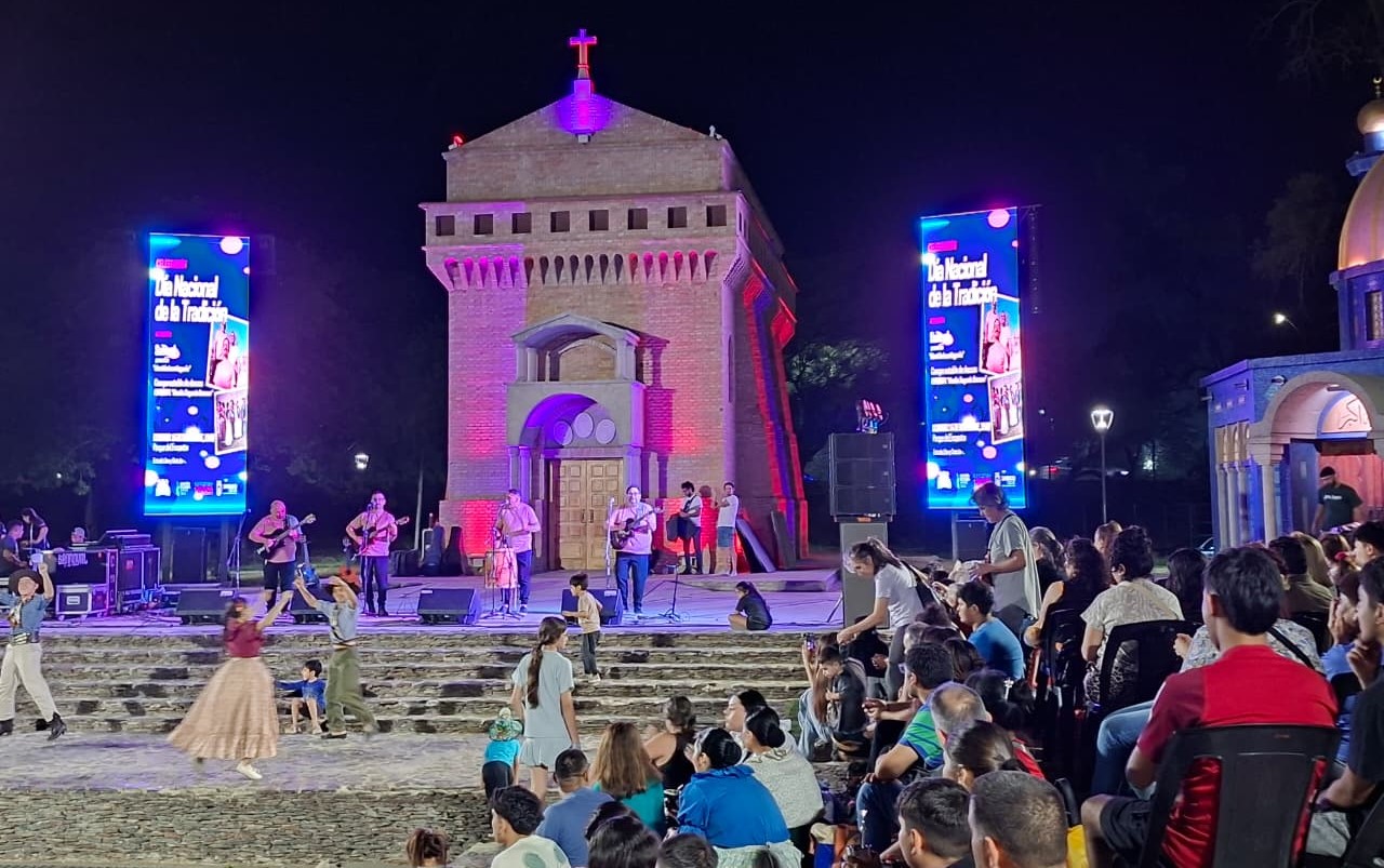 La Municipalidad realizó la celebración del Día de la Tradición en el Parque del Encuentro con una gran participación de vecinos