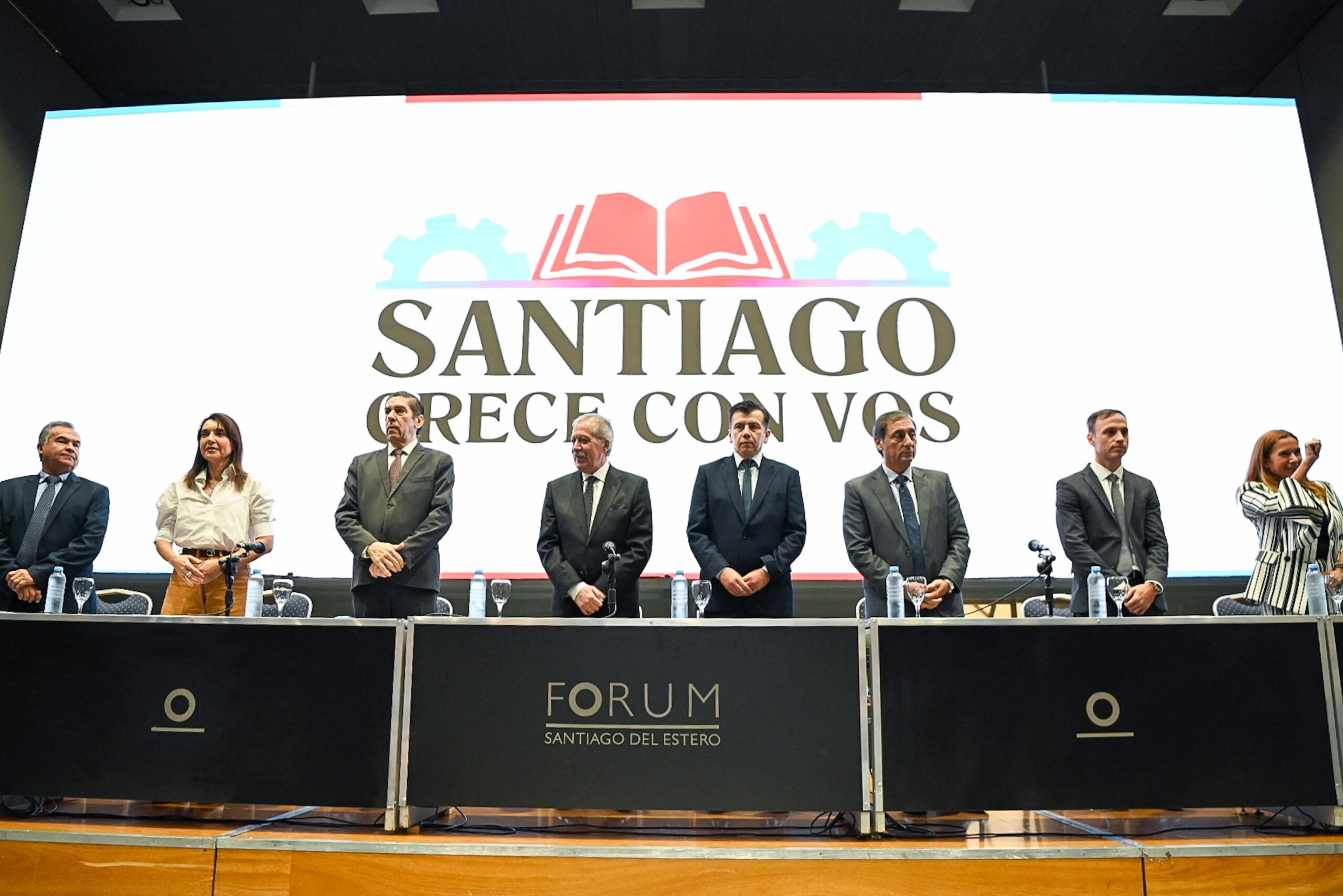 Anuncian la ampliación del programa «Santiago Crece con Vos» a 14 localidades del interior de la provincia