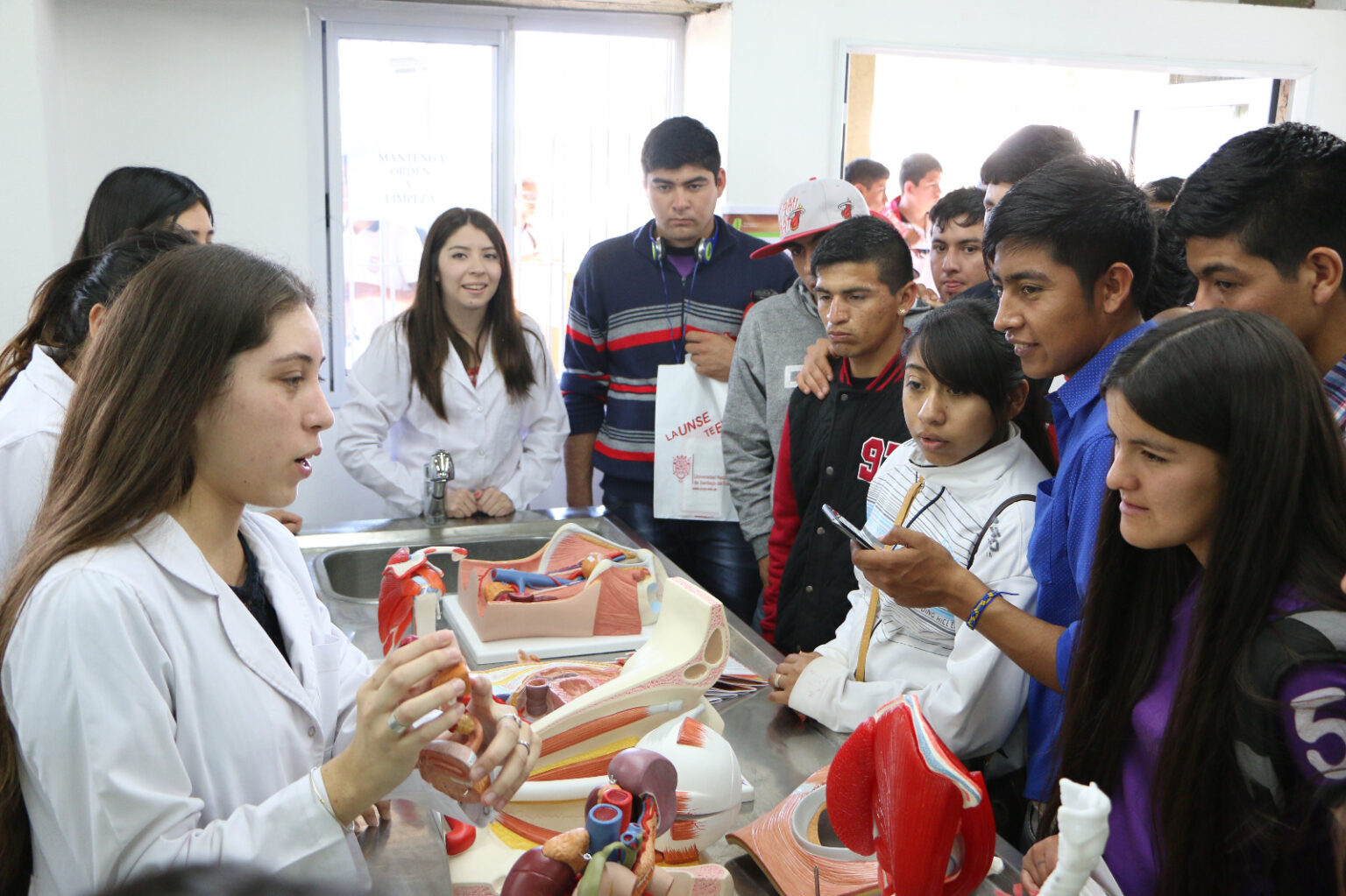 Convocan a escuelas y colegios de toda la provincia a participar de «La UNSE Abre sus Puertas»