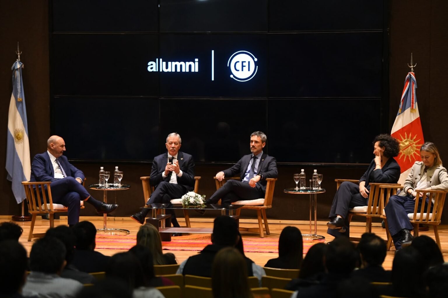 El Gobernador Elías Suárez participó del Conversatorio Alumni y del Consejo Federal de Inversiones