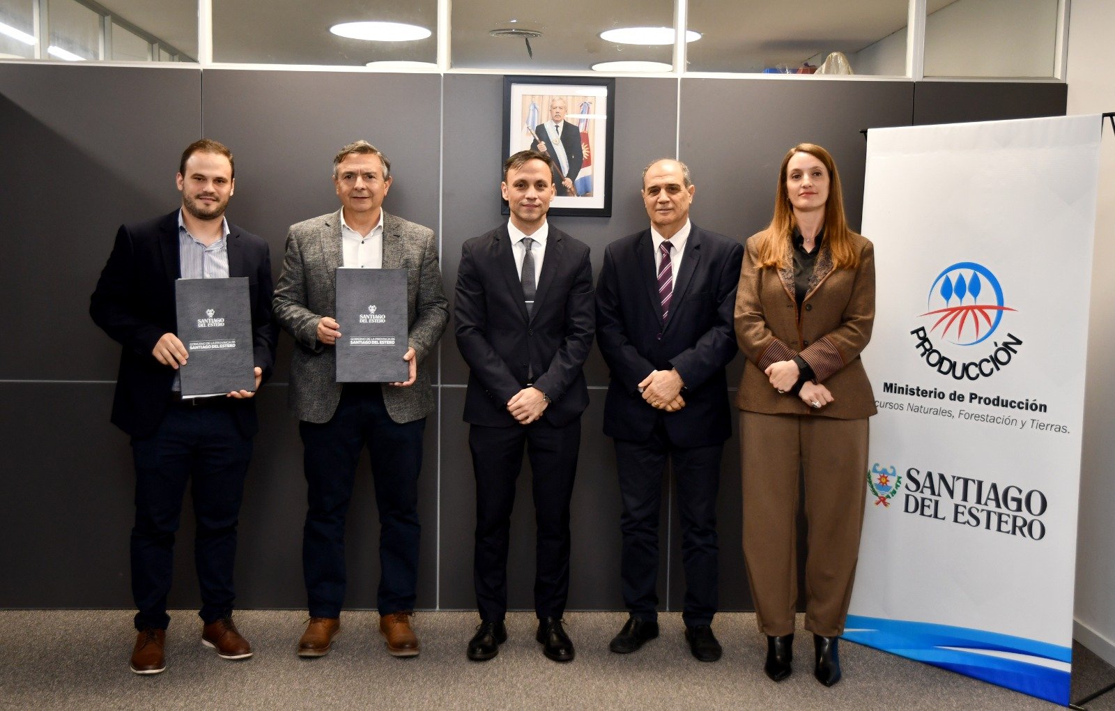 La provincia firmó un Convenio con el Colegio de Graduados en Ciencias Forestales para fortalecer la gestión ambiental y restaurar bosques nativos